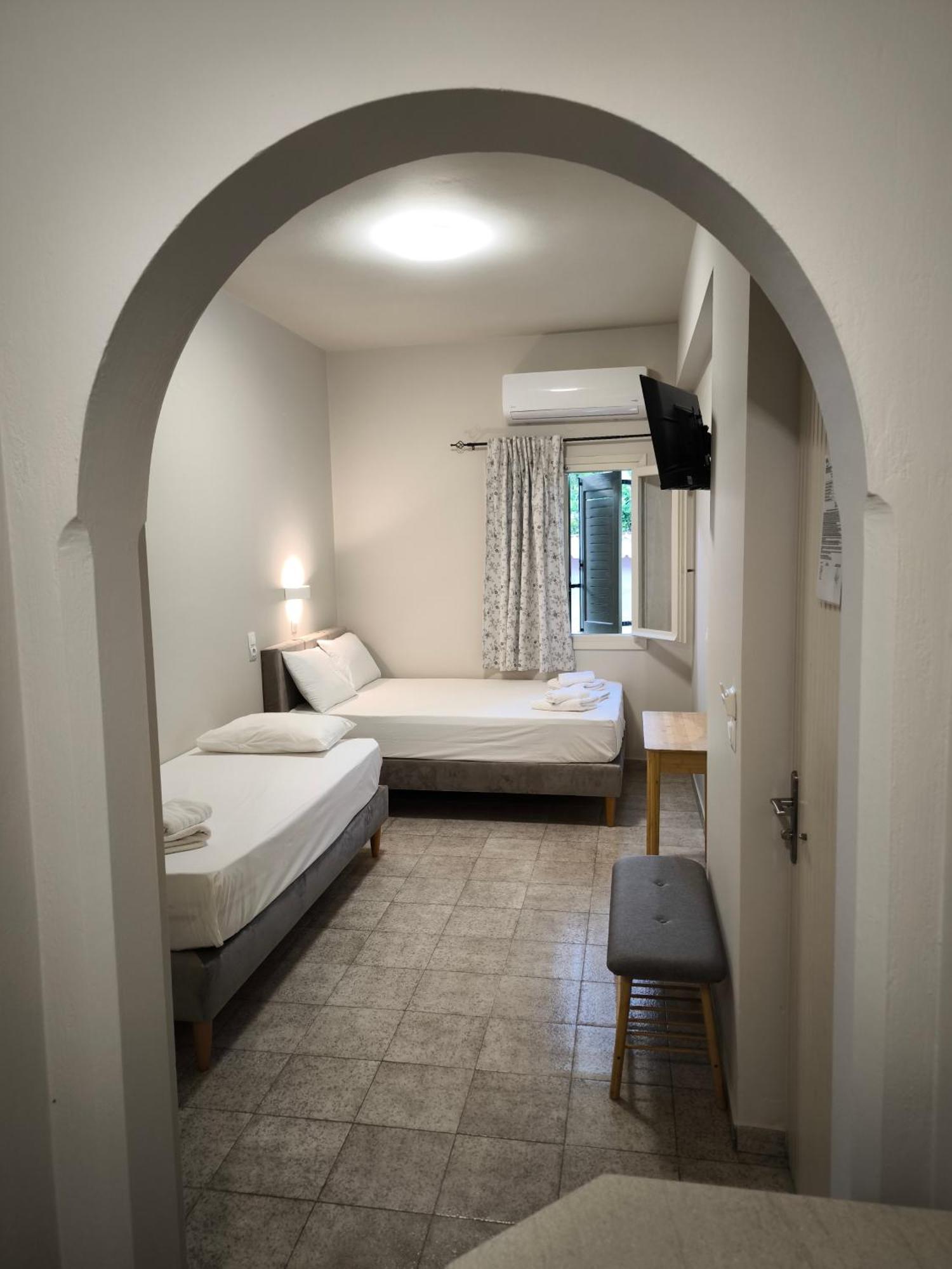Maro'S Apartments Argostoli  Eksteriør bilde