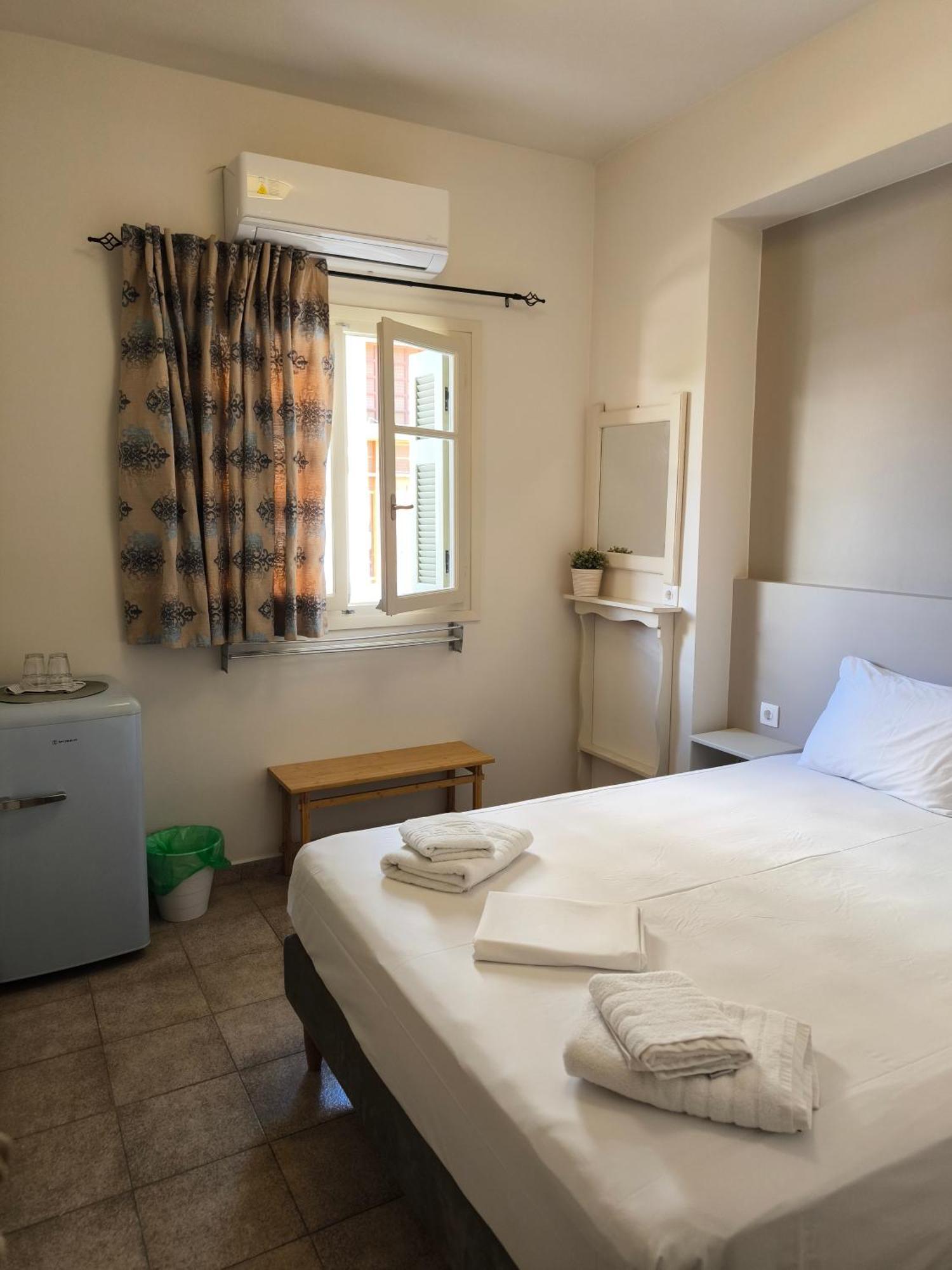Maro'S Apartments Argostoli  Eksteriør bilde